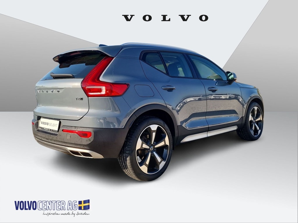 Volvo  2.0 T4 Momentum AWD